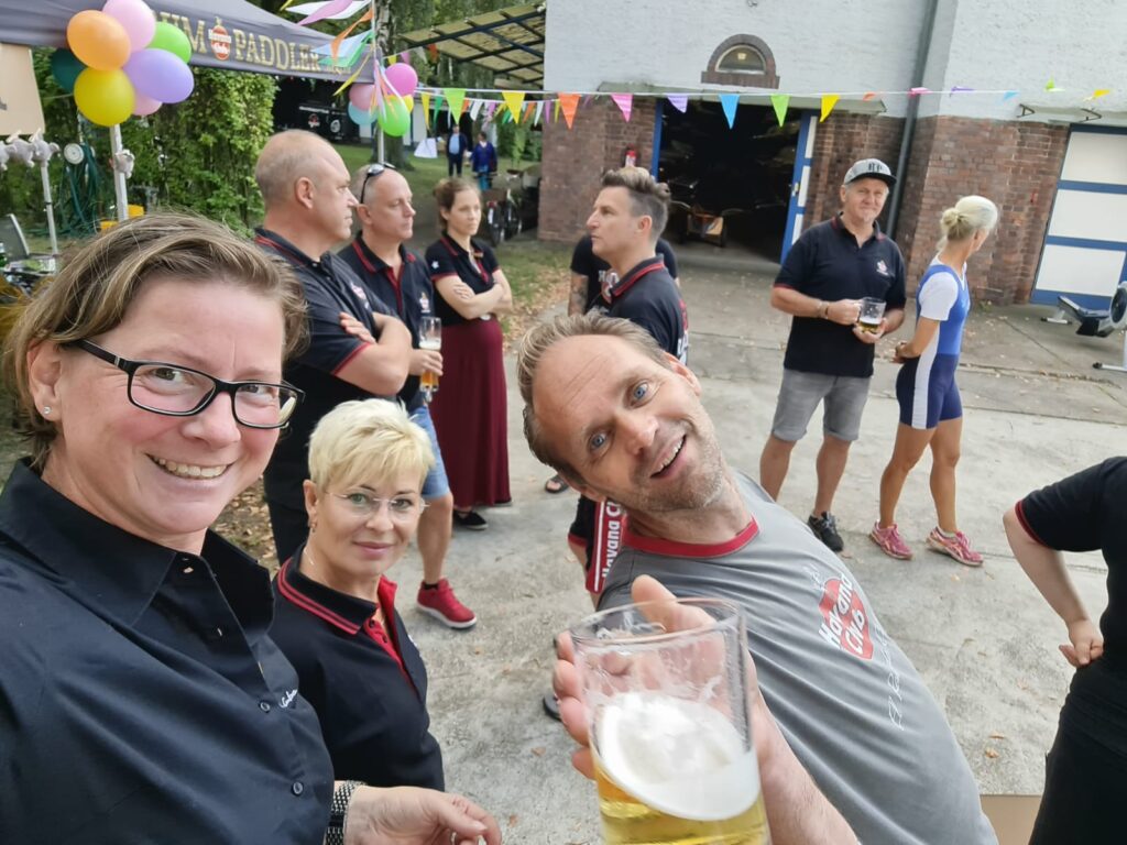 Prost! Die RUM-PADDLER und der Ruderklub EMPOR veranstalten jährlich die Veranstaltung mit dem Namen: EMPORIALE